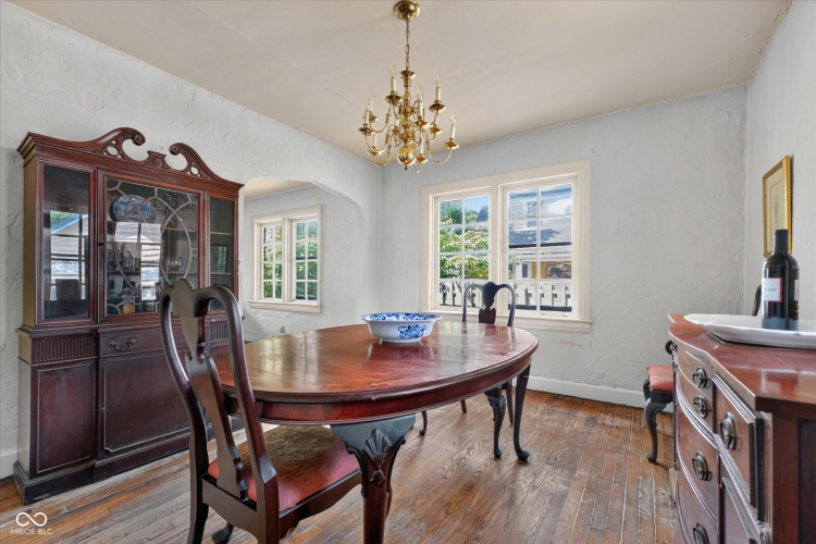 Listing Image 16