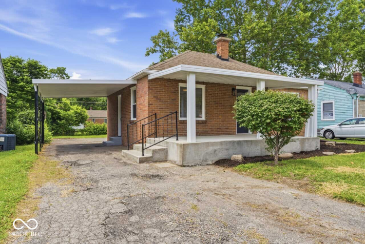 Listing Image 3