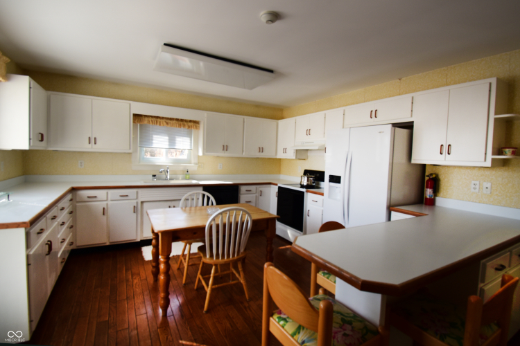 Listing Image 8