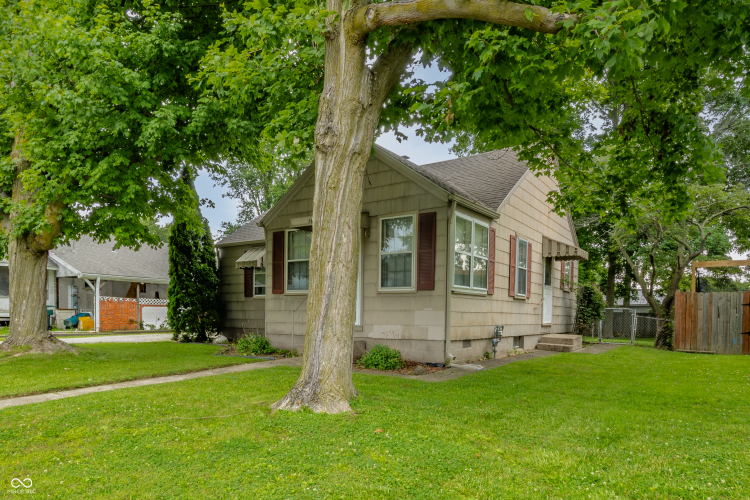 Listing Image 3