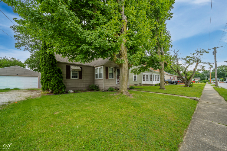 Listing Image 6