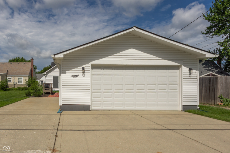 Listing Image 36