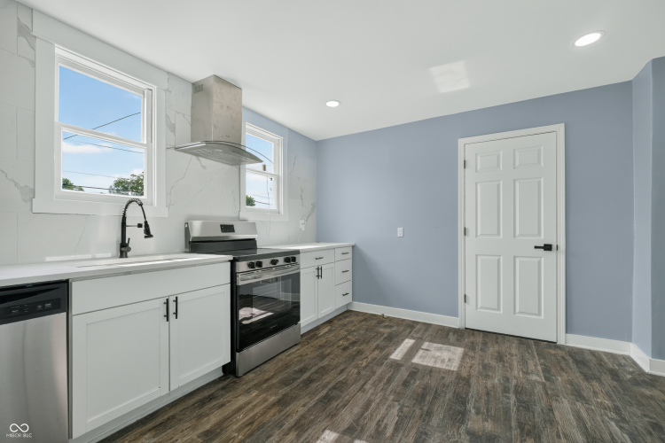 Listing Image 14