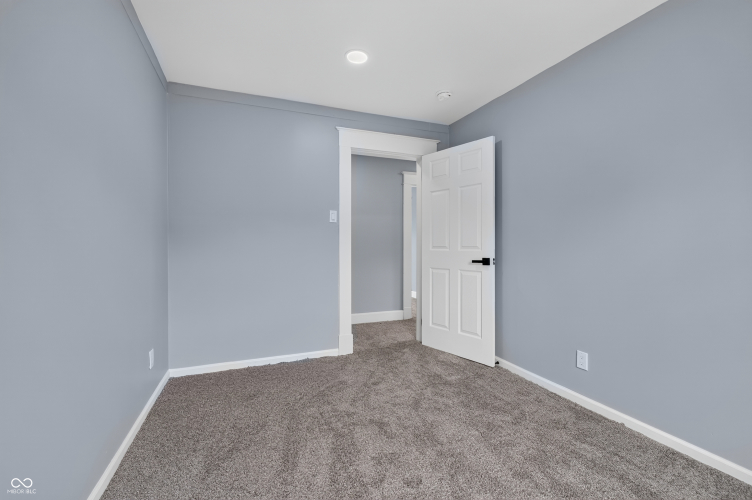 Listing Image 30