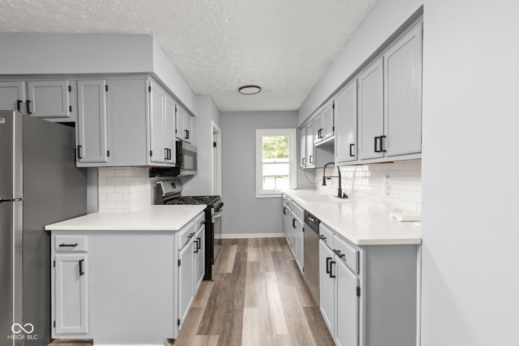 Listing Image 13