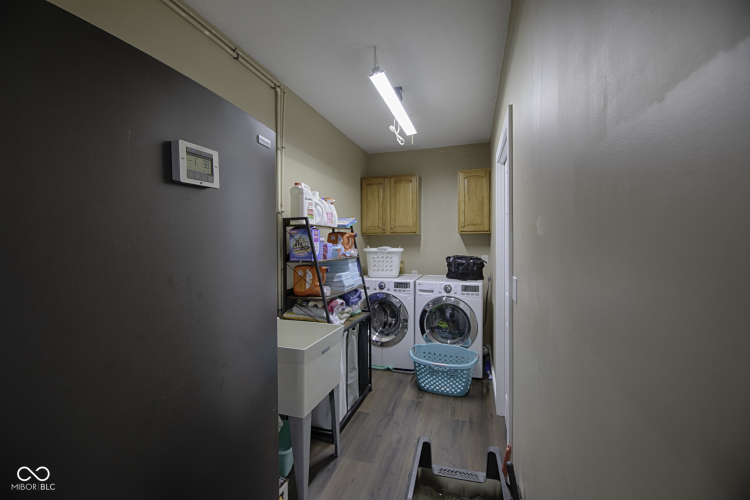 Listing Image 17
