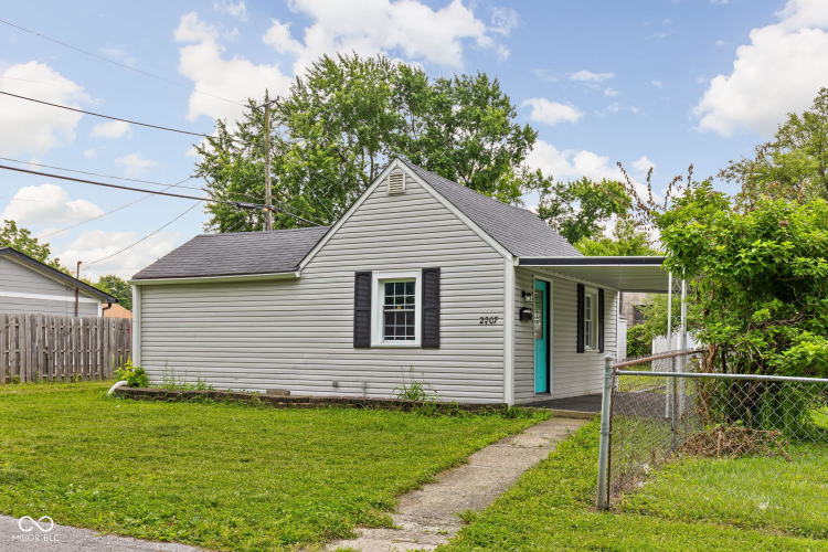 Listing Image 3
