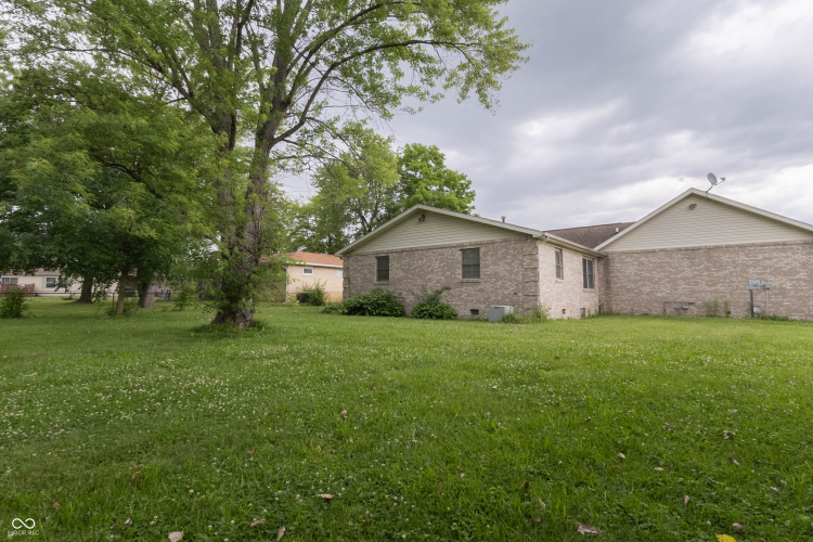 Listing Image 16