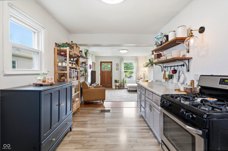 Listing Image 14