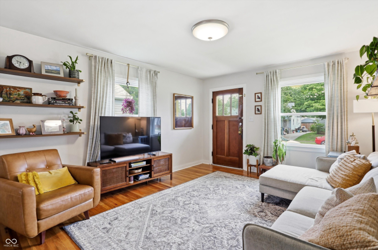 Listing Image 7