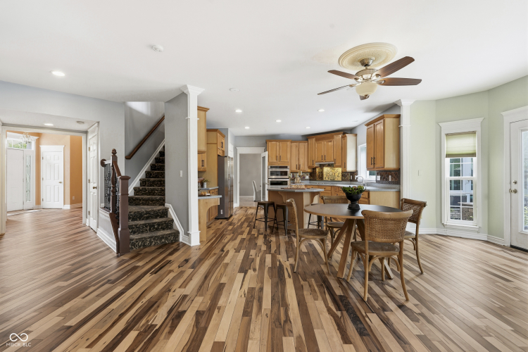 Listing Image 9