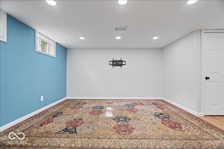 Listing Image 27
