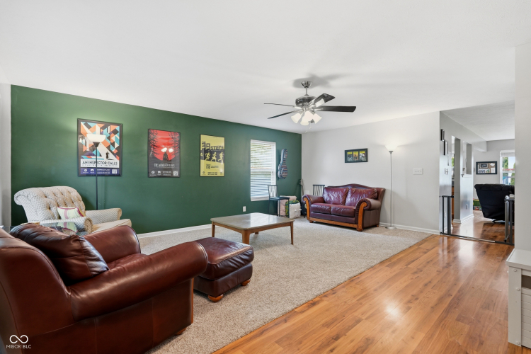 Listing Image 6