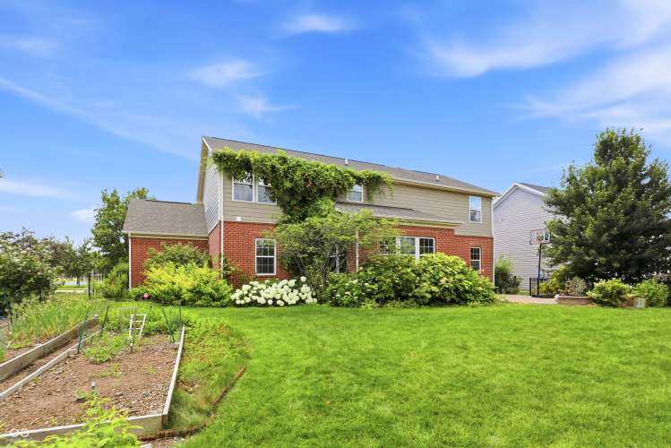 Listing Image 79