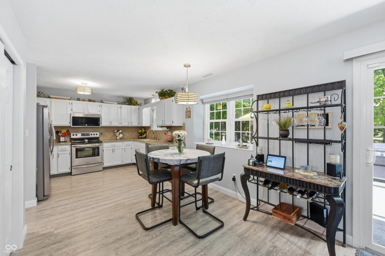 Listing Image 13