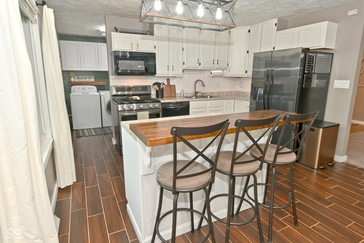 Listing Image 16