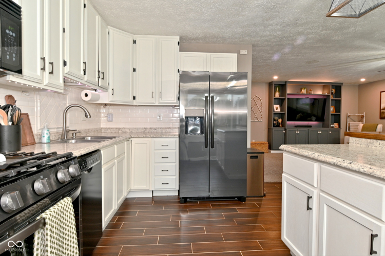Listing Image 19