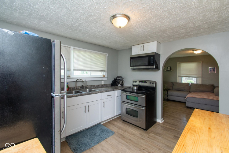 Listing Image 16