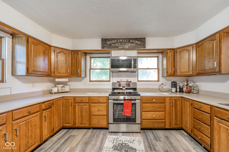Listing Image 11