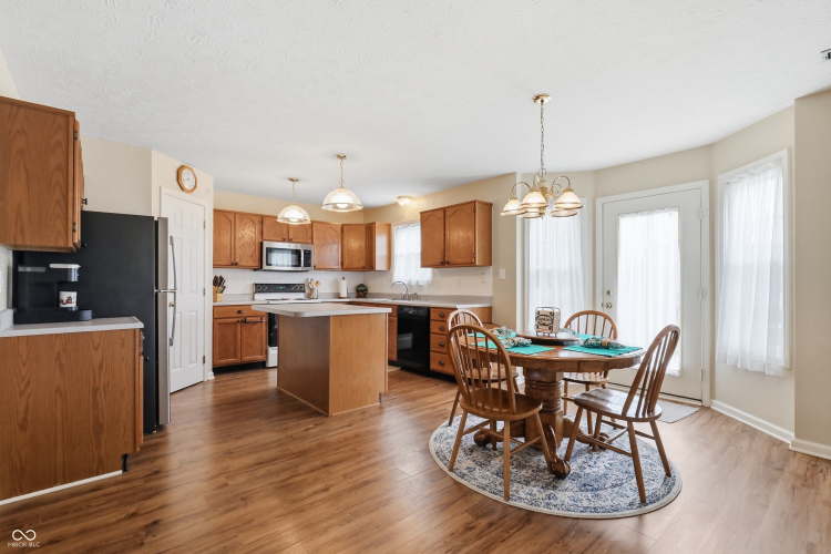Listing Image 14