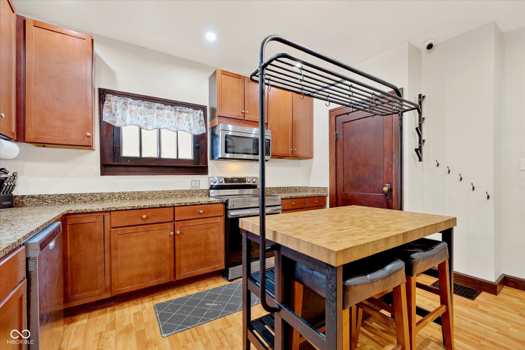 Listing Image 13