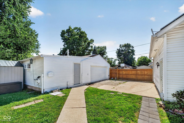 Listing Image 24
