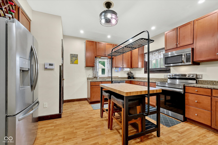 Listing Image 7
