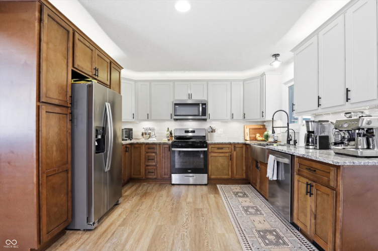 Listing Image 16