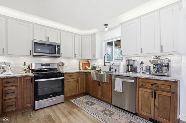 Listing Image 18