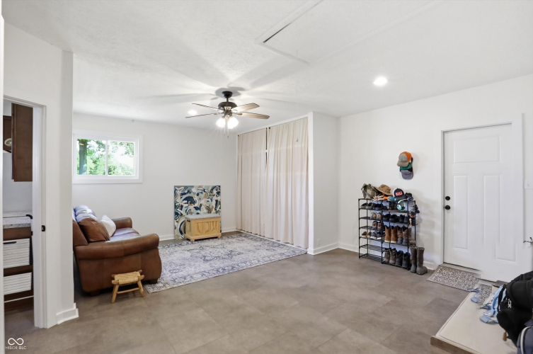 Listing Image 29