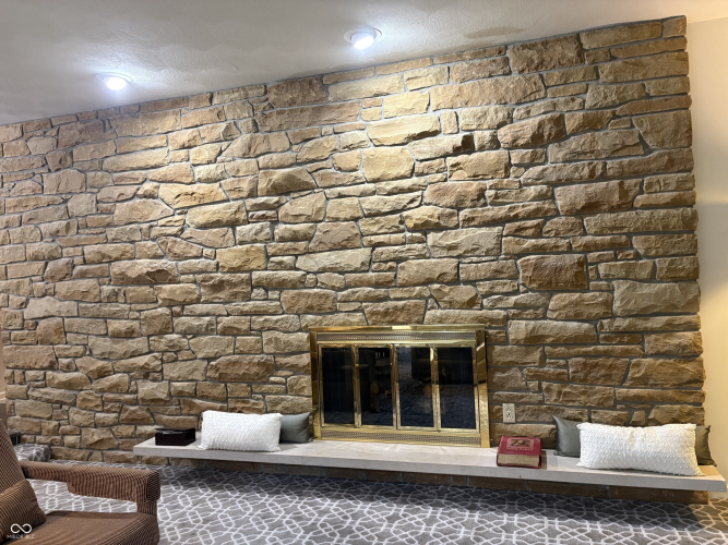 Listing Image 12