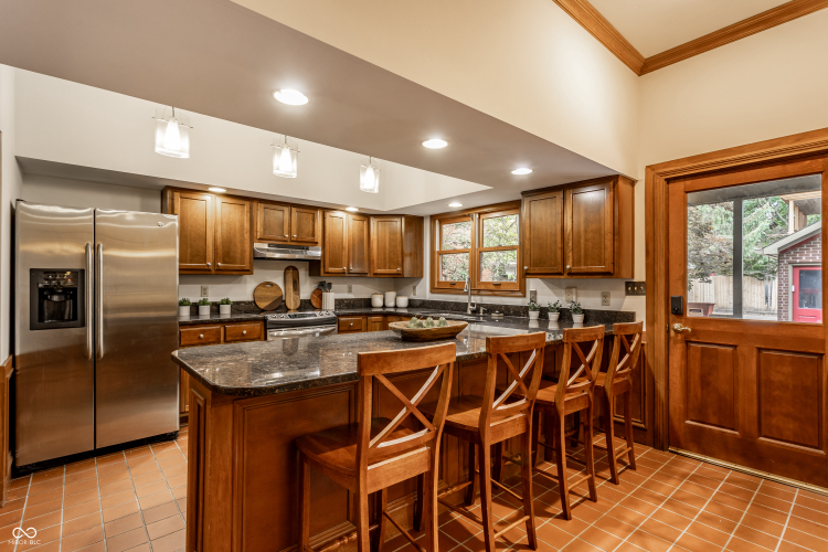 Listing Image 12