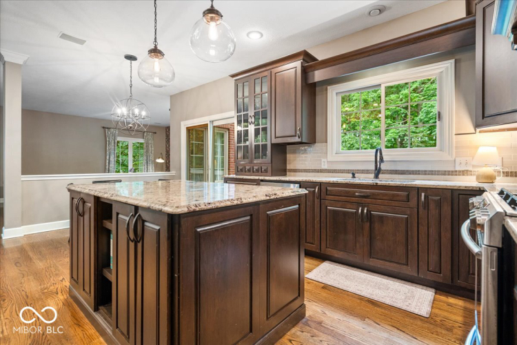 Listing Image 19