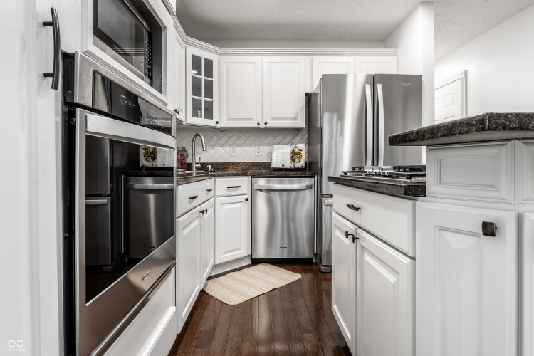 Listing Image 19