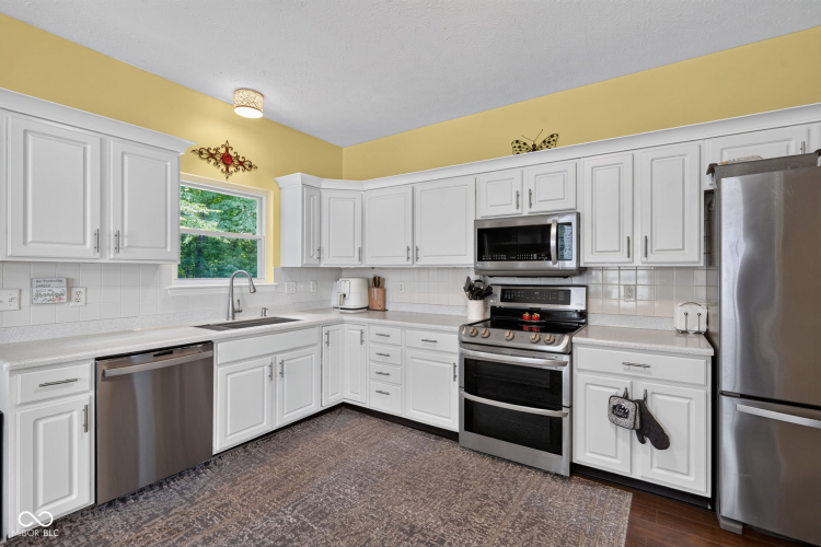 Listing Image 16