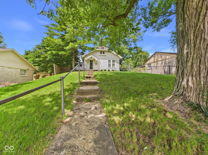 Listing Image 3
