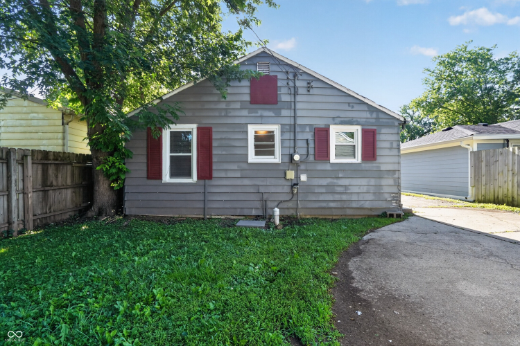 Listing Image 3