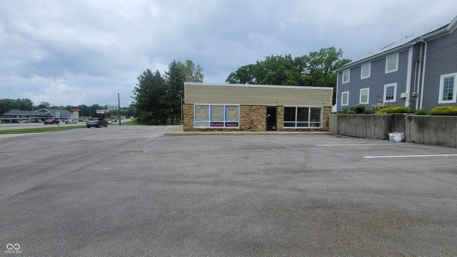 Listing Image 3