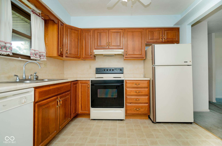 Listing Image 7