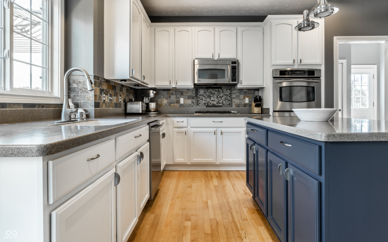 Listing Image 14