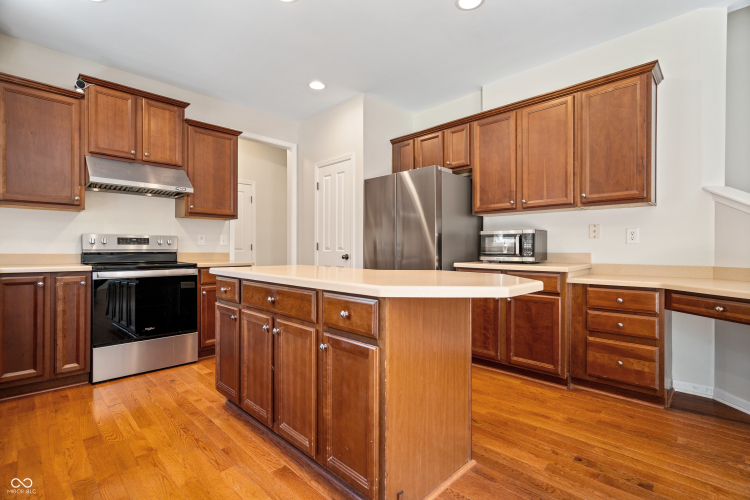 Listing Image 11