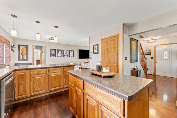 Listing Image 21