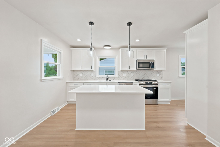 Listing Image 20