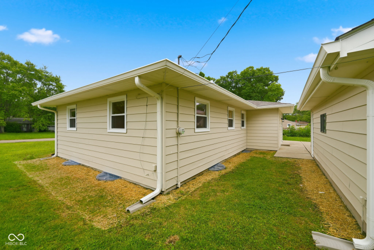 Listing Image 56