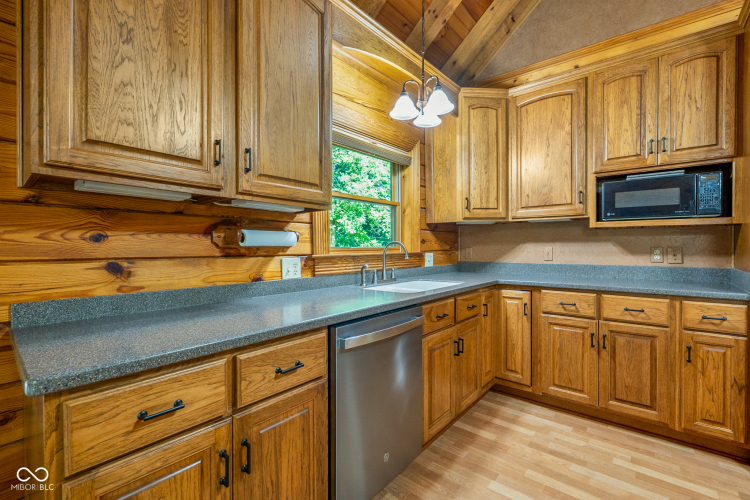 Listing Image 15