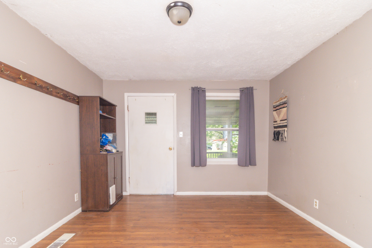 Listing Image 28