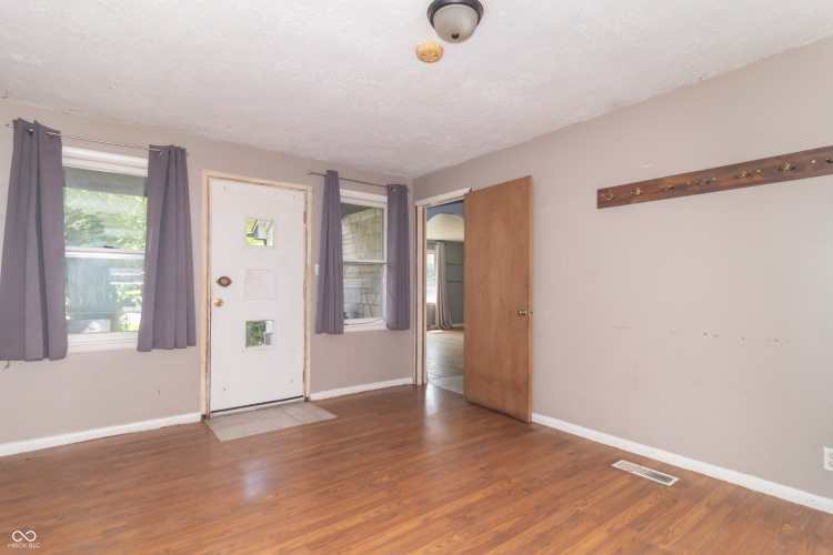 Listing Image 29