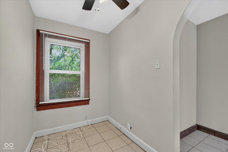 Listing Image 17