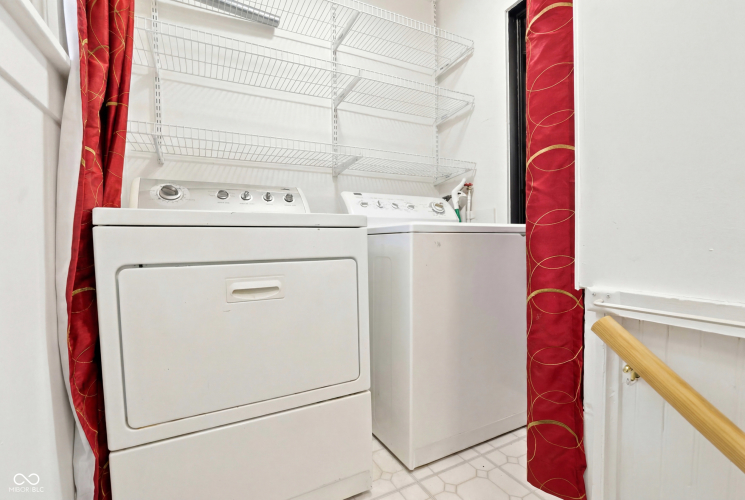 Listing Image 19