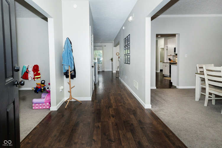 Listing Image 59